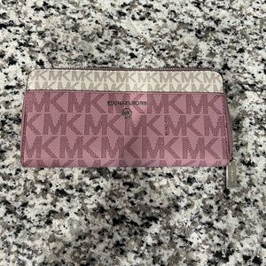 Michael Kors Zip Around Wallet